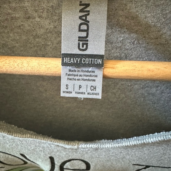 Roblox Among Us “Love is Sus” Heavy Cotton V Neck Short Sleeve T-Shirt | Sz: S - Picture 4 of 7